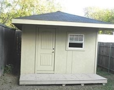 1020 Pearson Street - Photo Thumbnail 10