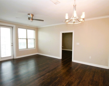 2500 King Arthur Boulevard - Photo Thumbnail 5