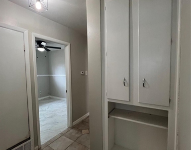 817 W Barron Avenue - Photo Thumbnail 16