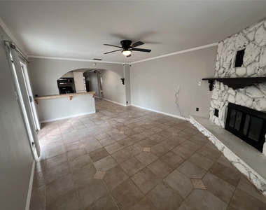 817 W Barron Avenue - Photo Thumbnail 1