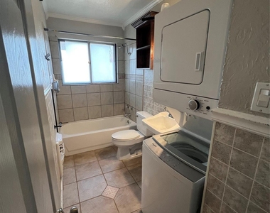 817 W Barron Avenue - Photo Thumbnail 15