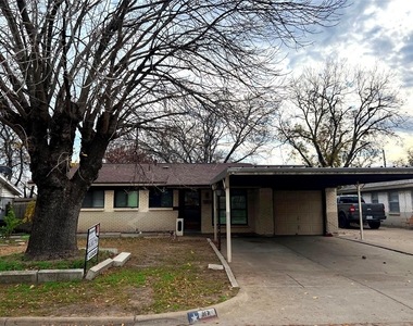 817 W Barron Avenue - Photo Thumbnail 5