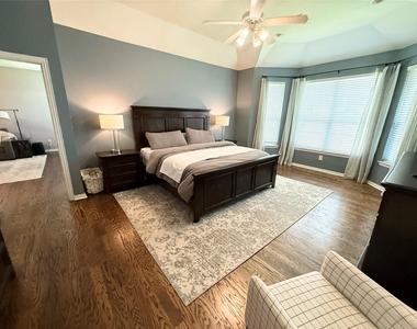 6852 Seacoast Drive - Photo Thumbnail 11