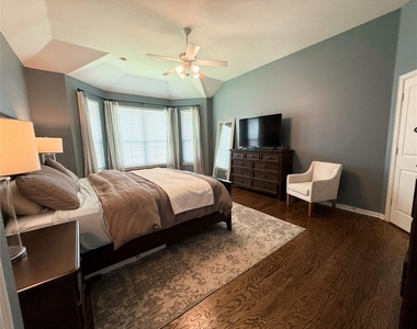 6852 Seacoast Drive - Photo Thumbnail 12