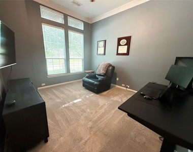 6852 Seacoast Drive - Photo Thumbnail 3