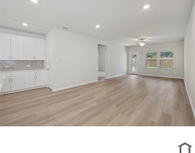 6004 Alderton Drive - Photo Thumbnail 10