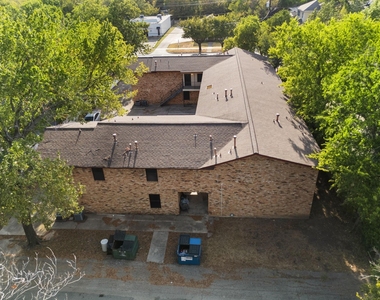 1108 N Elm Street - Photo Thumbnail 5