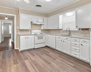 603 Merritt Street - Photo Thumbnail 11