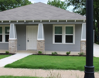 1009 E Cannon Street - Photo Thumbnail 1