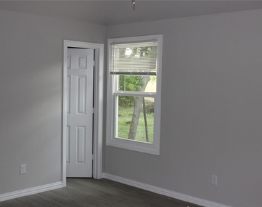 1009 E Cannon Street - Photo Thumbnail 10