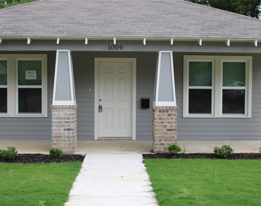 1009 E Cannon Street - Photo Thumbnail 2