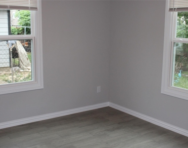1009 E Cannon Street - Photo Thumbnail 14
