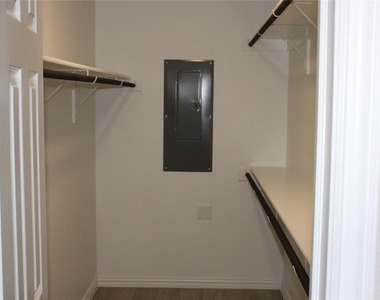 1009 E Cannon Street - Photo Thumbnail 16