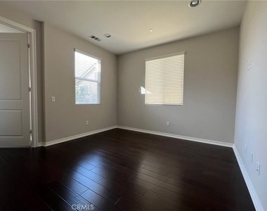 789 E Sierra Madre - Photo Thumbnail 9