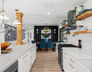 6709 Sheltondale Avenue - Photo Thumbnail 7