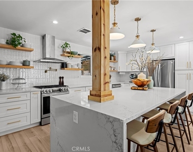 6709 Sheltondale Avenue - Photo Thumbnail 4