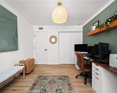 6709 Sheltondale Avenue - Photo Thumbnail 16
