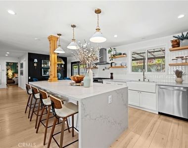 6709 Sheltondale Avenue - Photo Thumbnail 3