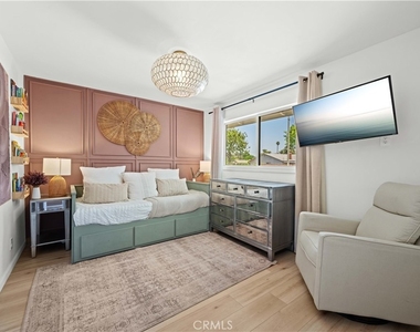 6709 Sheltondale Avenue - Photo Thumbnail 13