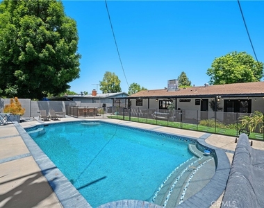 6709 Sheltondale Avenue - Photo Thumbnail 28