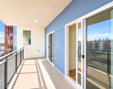 1025 S Berendo Street - Photo Thumbnail 1