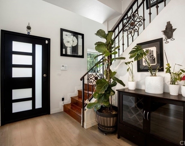 9304 Franklin Street - Photo Thumbnail 4