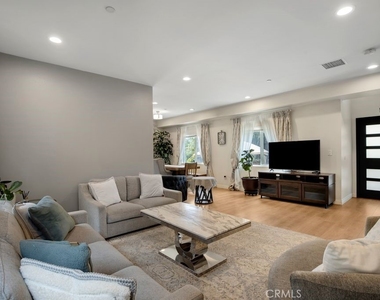 9304 Franklin Street - Photo Thumbnail 6