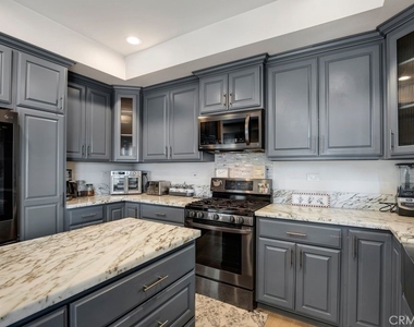 9304 Franklin Street - Photo Thumbnail 9