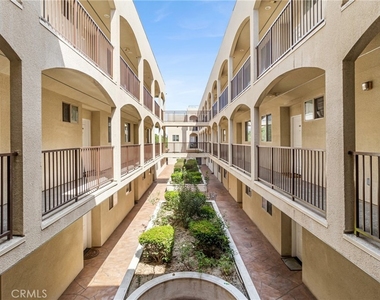 15435 Vanowen Street - Photo Thumbnail 2