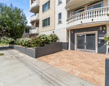 15435 Vanowen Street - Photo Thumbnail 1