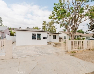 18306 Gresham Street - Photo Thumbnail 1