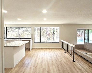 289 S Solomon - Photo Thumbnail 9
