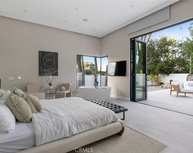 22020 Alizondo - Photo Thumbnail 22