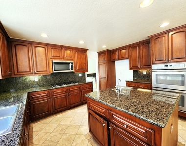 227 Calle Concordia - Photo Thumbnail 7