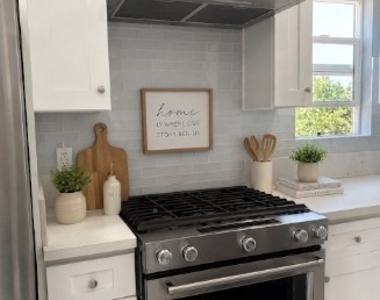 727 Spruce - Photo Thumbnail 3