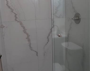 220 E Madison - Photo Thumbnail 5