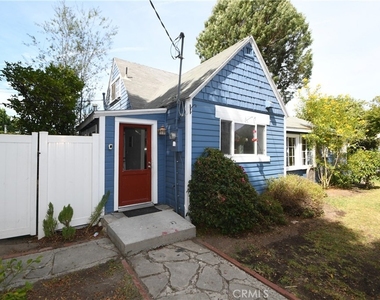 24263 Los Codona - Photo Thumbnail 13