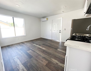 2767 Attenborough Place - Photo Thumbnail 4