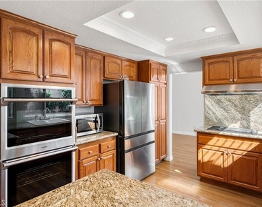 371 N Brook Glen Lane - Photo Thumbnail 9