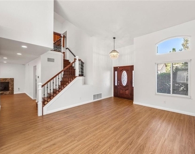 371 N Brook Glen Lane - Photo Thumbnail 2