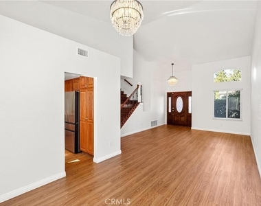 371 N Brook Glen Lane - Photo Thumbnail 3