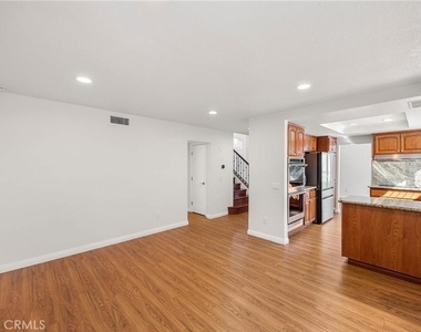 371 N Brook Glen Lane - Photo Thumbnail 5