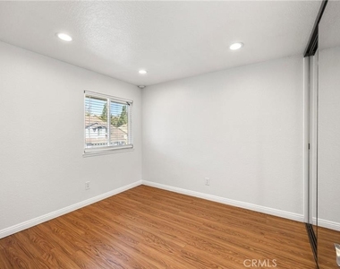 371 N Brook Glen Lane - Photo Thumbnail 26