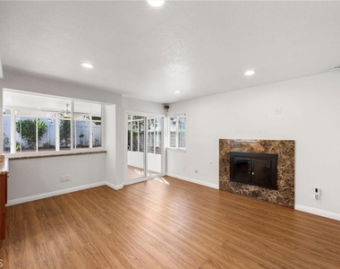 371 N Brook Glen Lane - Photo Thumbnail 6