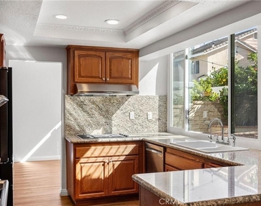 371 N Brook Glen Lane - Photo Thumbnail 8