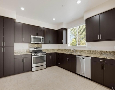 42910 Avenida Amistad - Photo Thumbnail 6