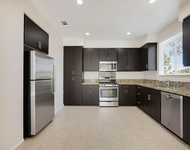 42910 Avenida Amistad - Photo Thumbnail 5