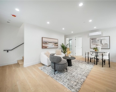 19920 Kittridge Street - Photo Thumbnail 1