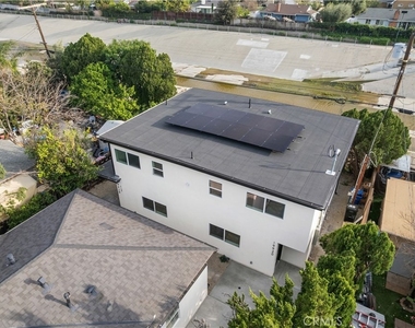 19920 Kittridge Street - Photo Thumbnail 15