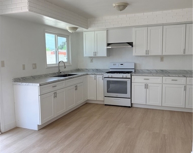 3341 E Calle Baja - Photo Thumbnail 2